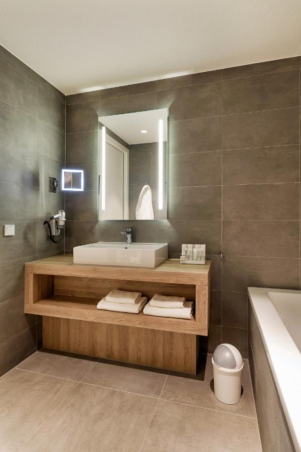 Superior Double Room Closed Bathroom,1121891433:JPEG