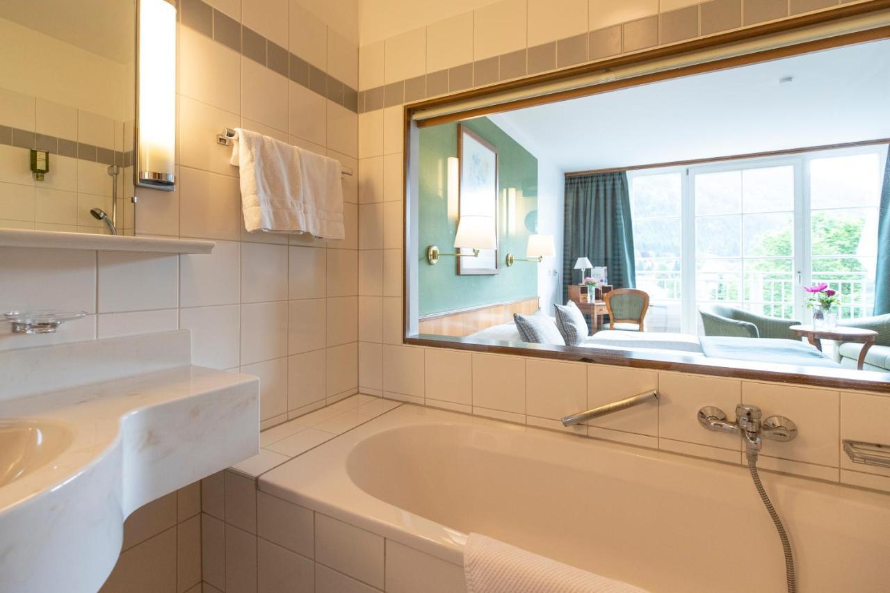Deluxe Double Room Bath,1758553696:JPEG