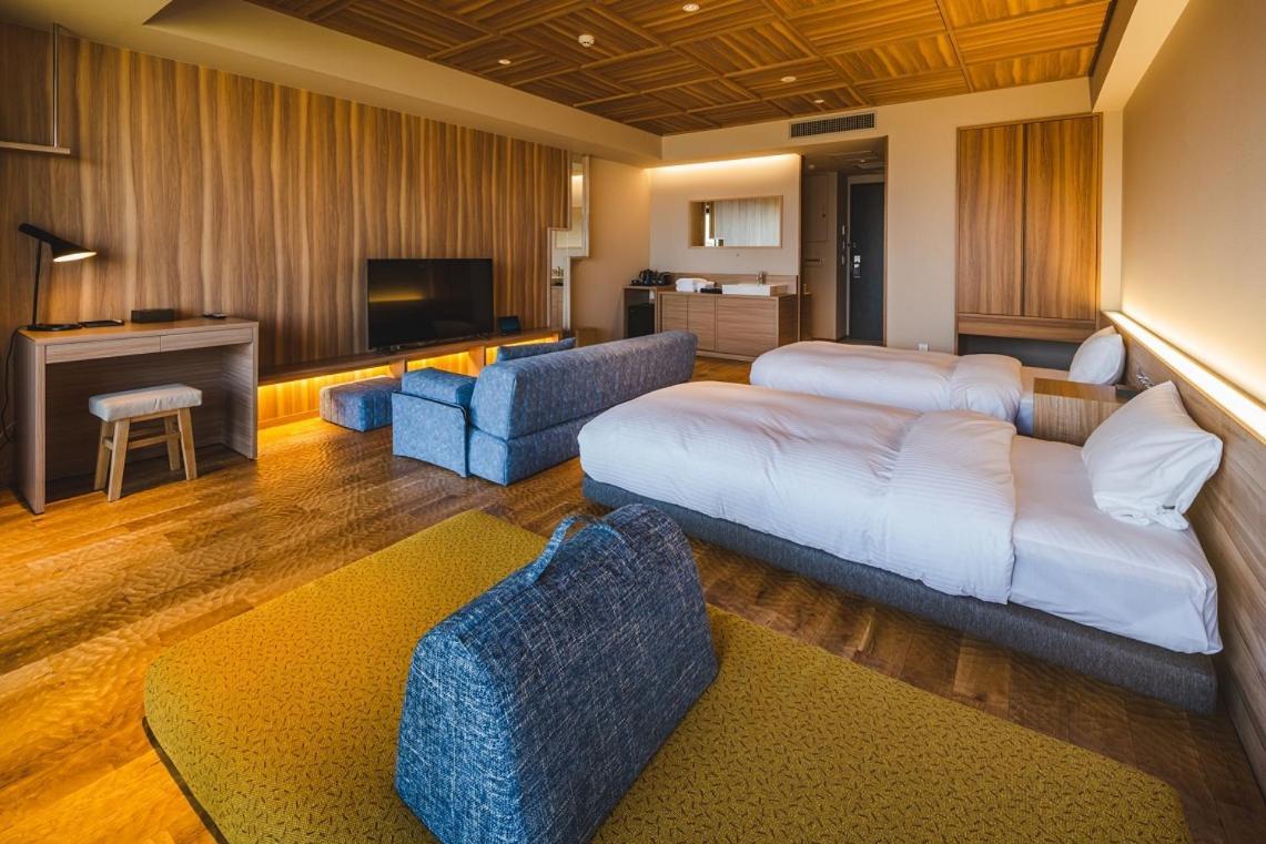 Family Room with Sea View