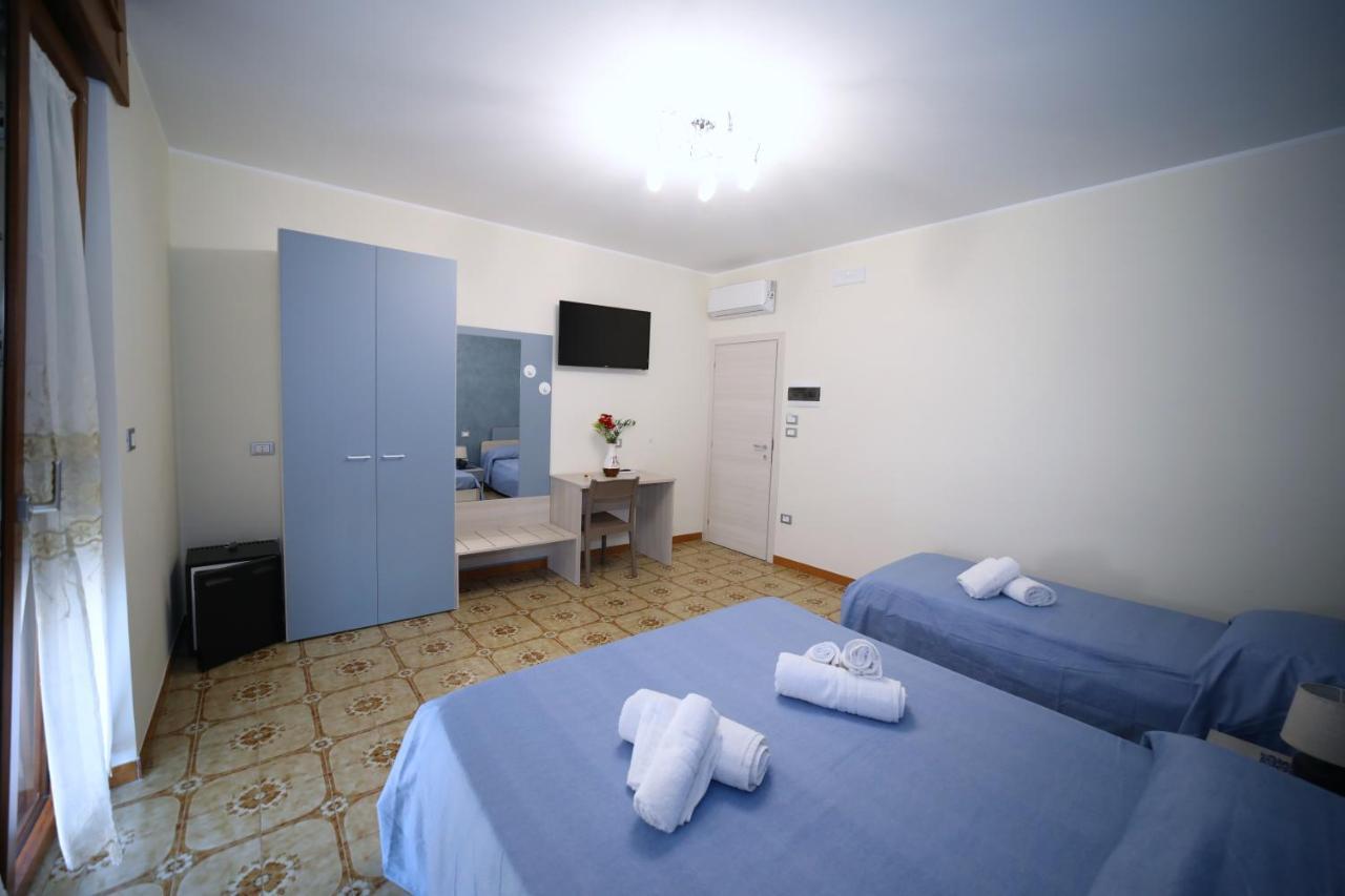Camera Tripla con Bagno Privato Esterno