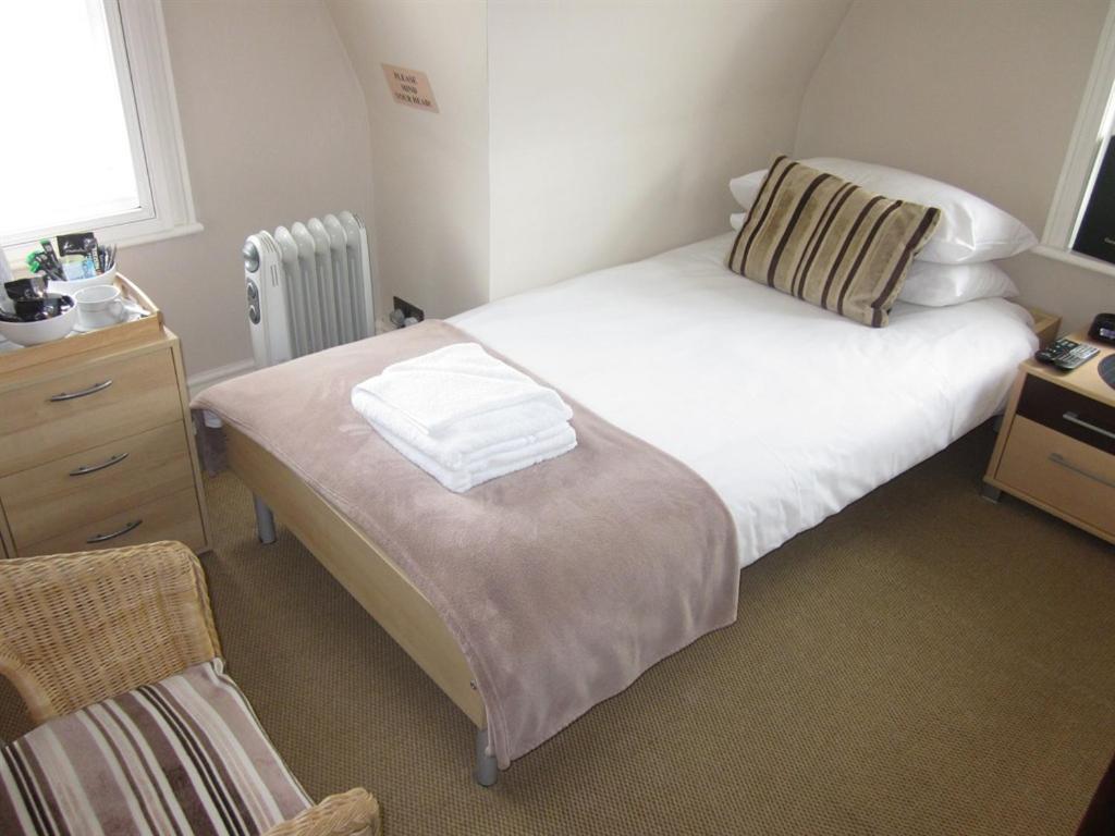 Single Room,510033027:JPEG