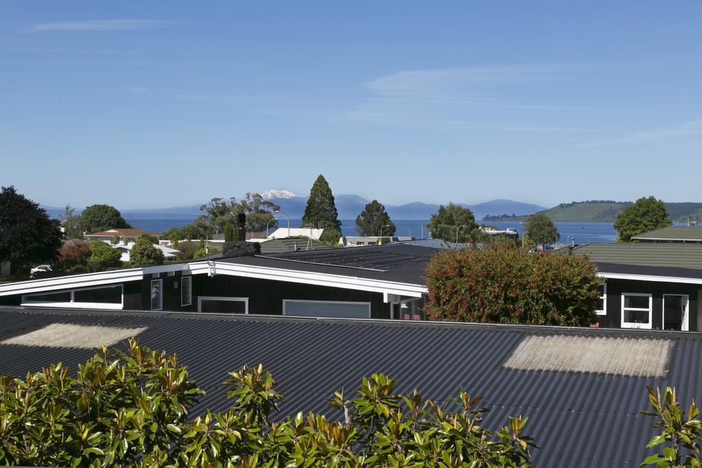 Deluxe Double Studio Lake View