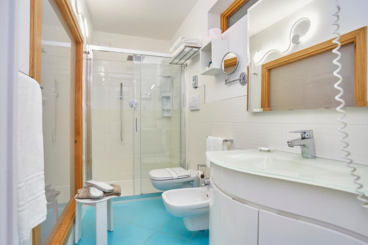 Chambre Double - Vue Partielle sur Mer.