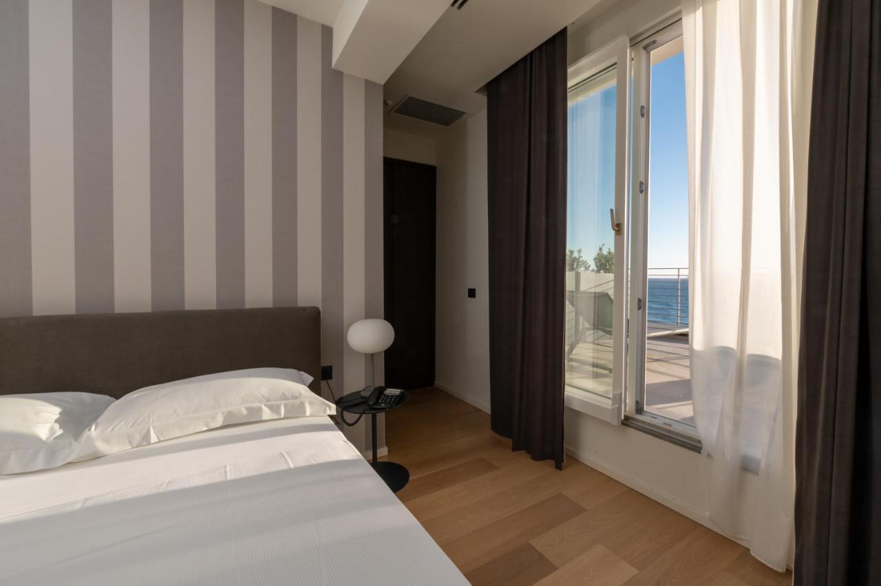 Double or Twin Room Terrace