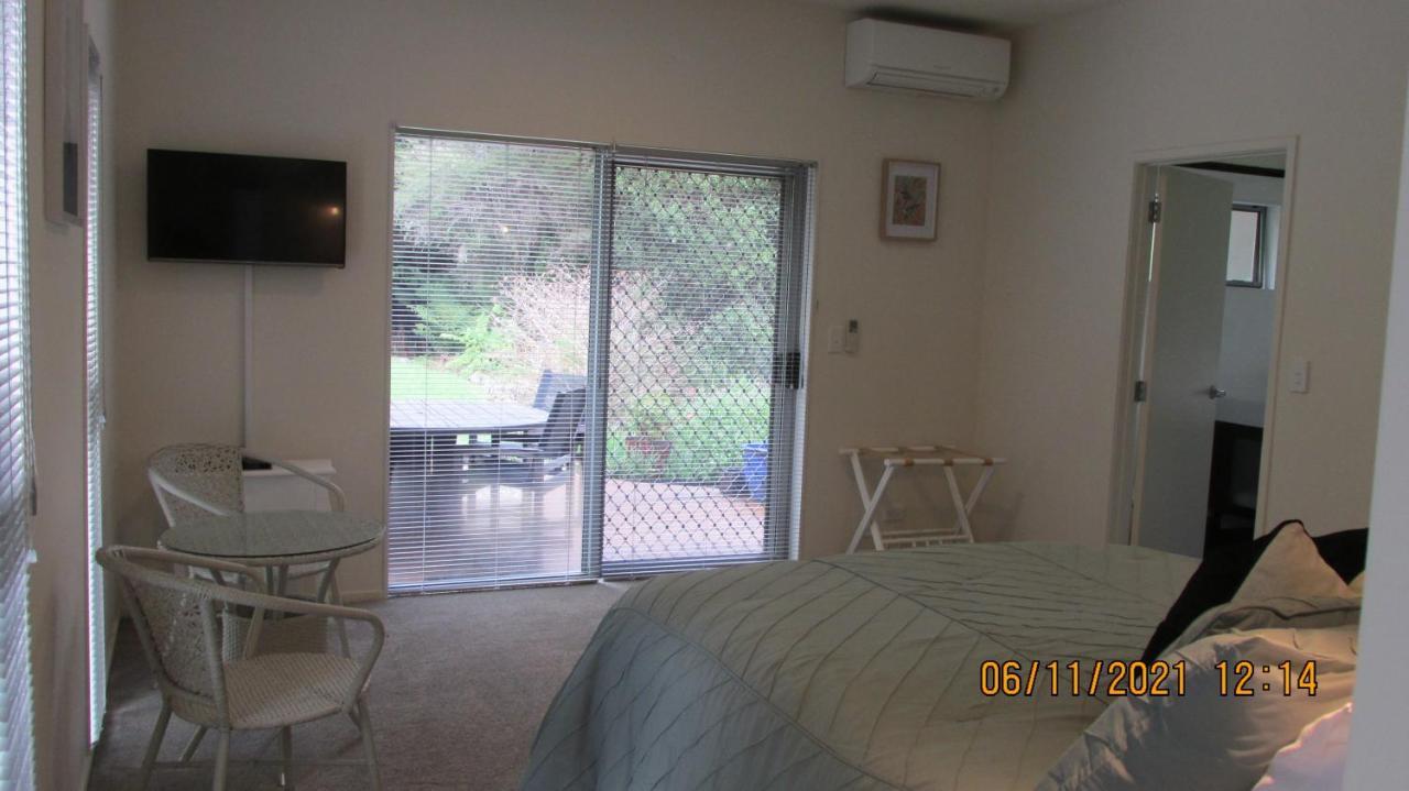 Queen Room Garden View