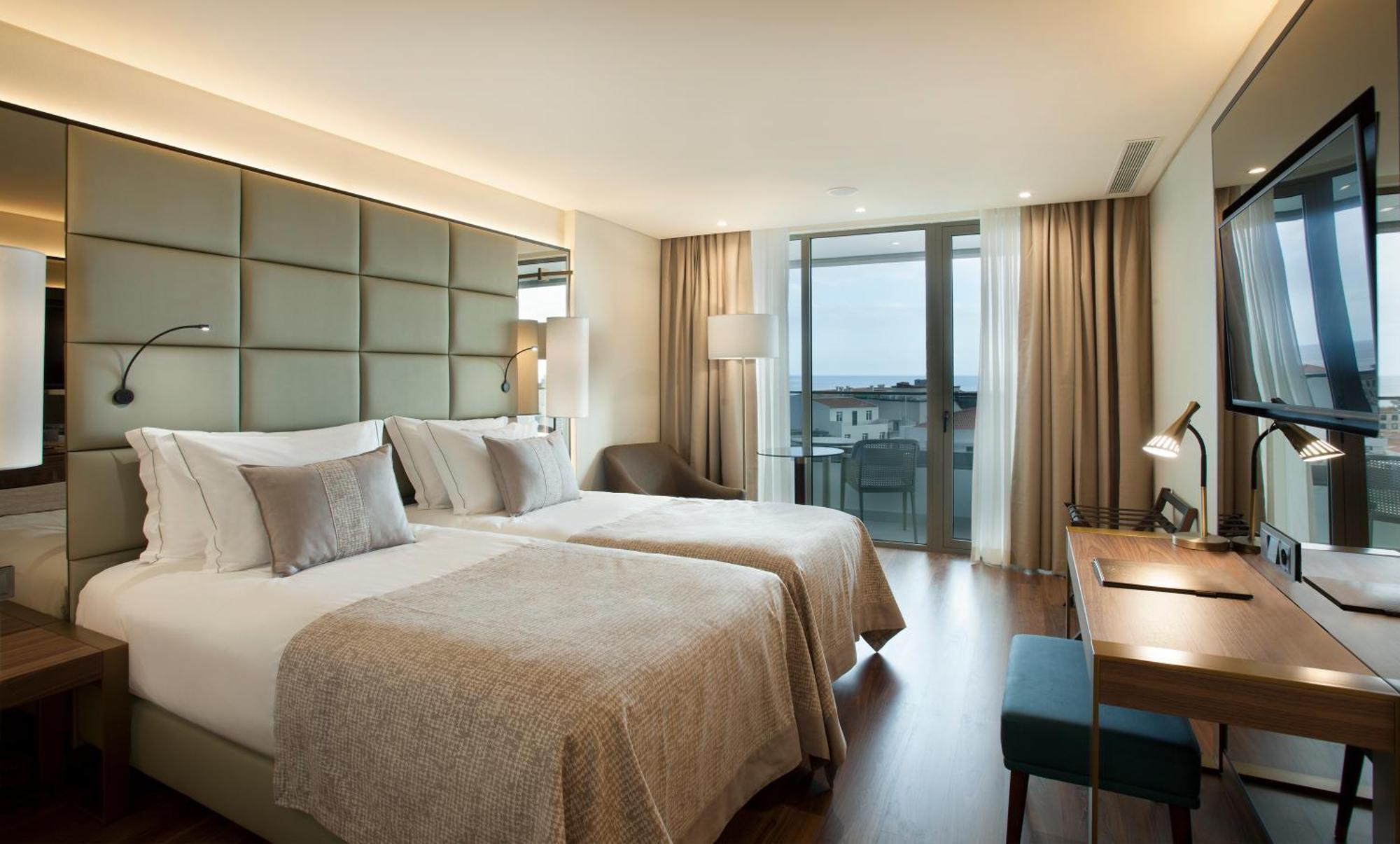 Deluxe Twin Room with Sea View