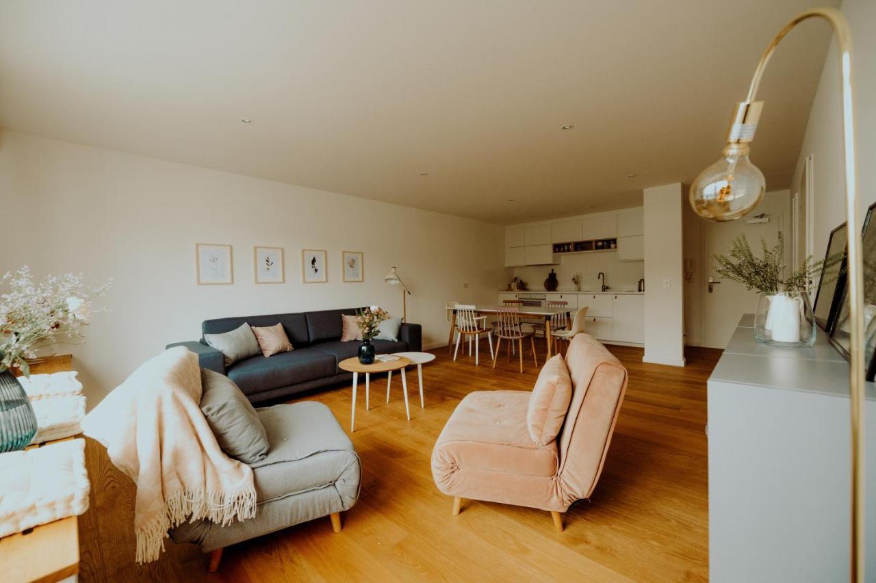 One-Bedroom Apartment Apt 2