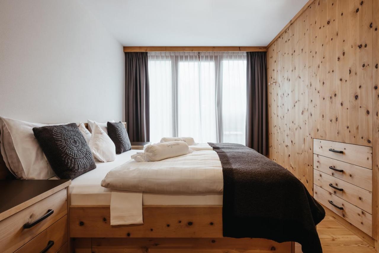Suite with Mountain View