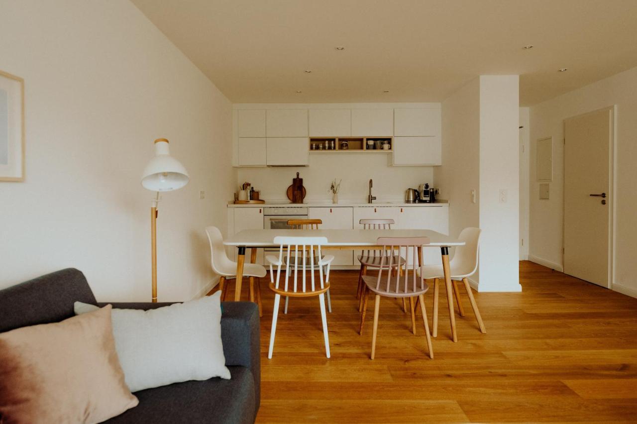 One-Bedroom Apartment Apt 2