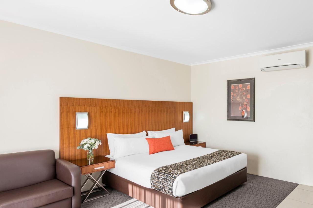 One-Bedroom Apartment with One Queen Bed