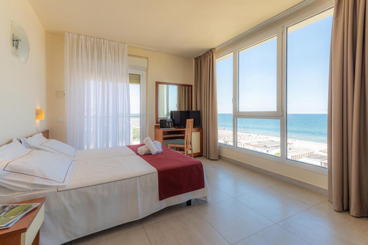 Double or Twin Room Sea View