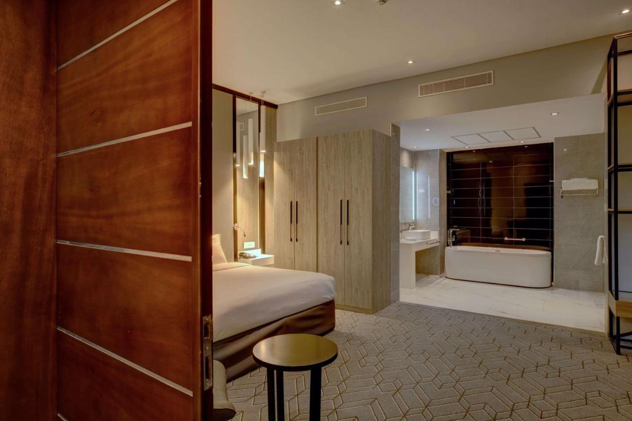 Suite with Pool View