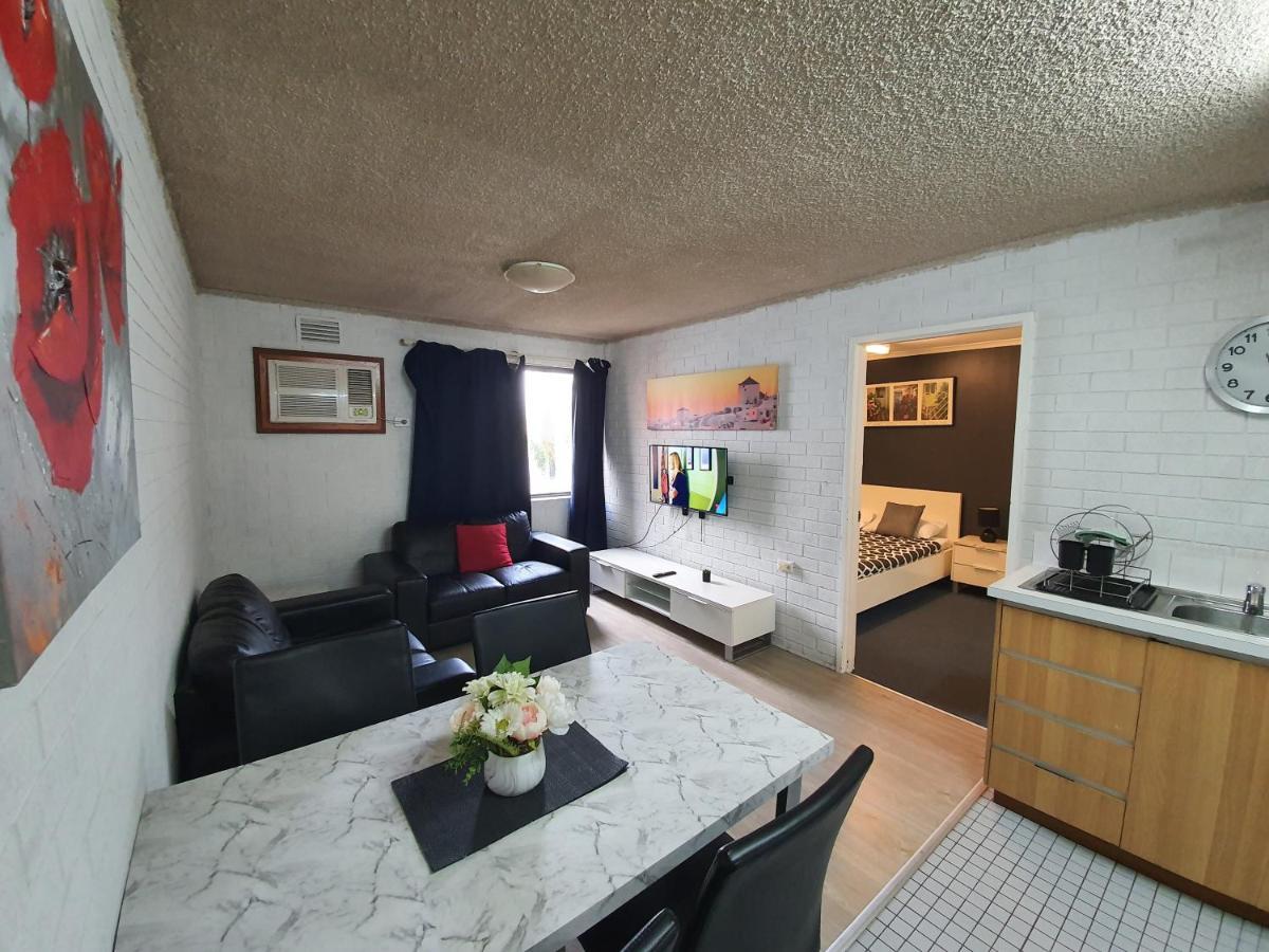 One Bedroom Apartment Queen Bed