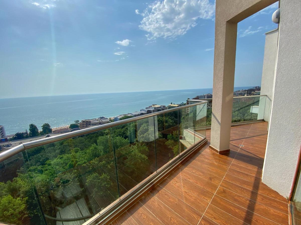 Two-Bedroom Apartment Balcony Sea View