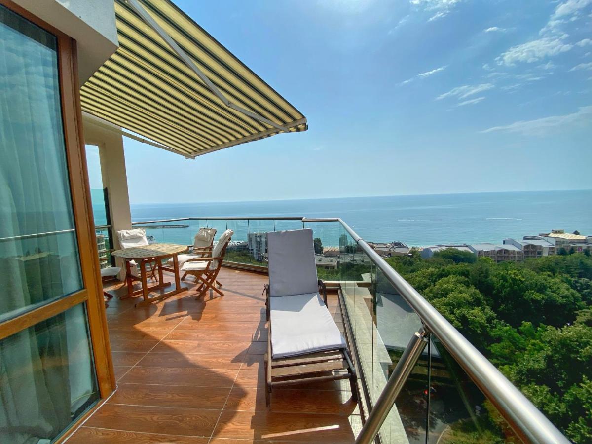 Two-Bedroom Apartment Balcony Sea View