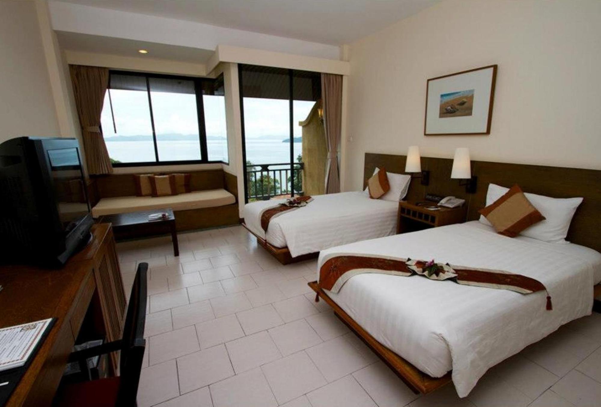 Deluxe Twin Room with Sea View