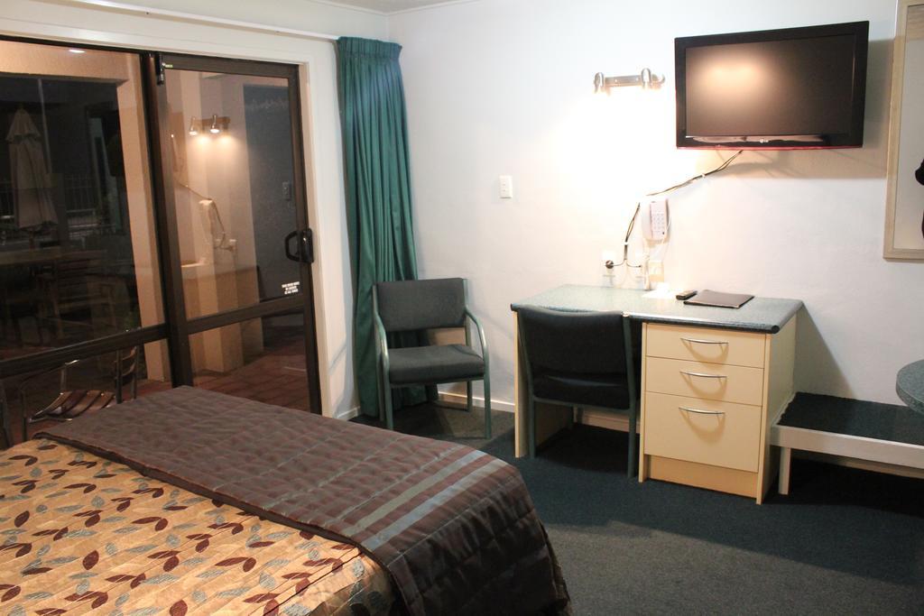 Twin Studio with Spa Bath - Ground Floor