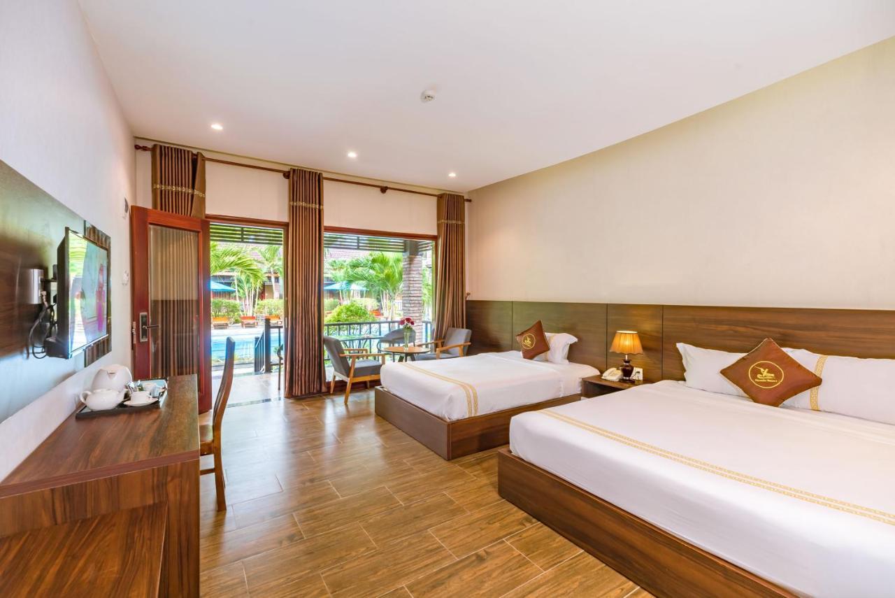 Triple Room with Pool View
