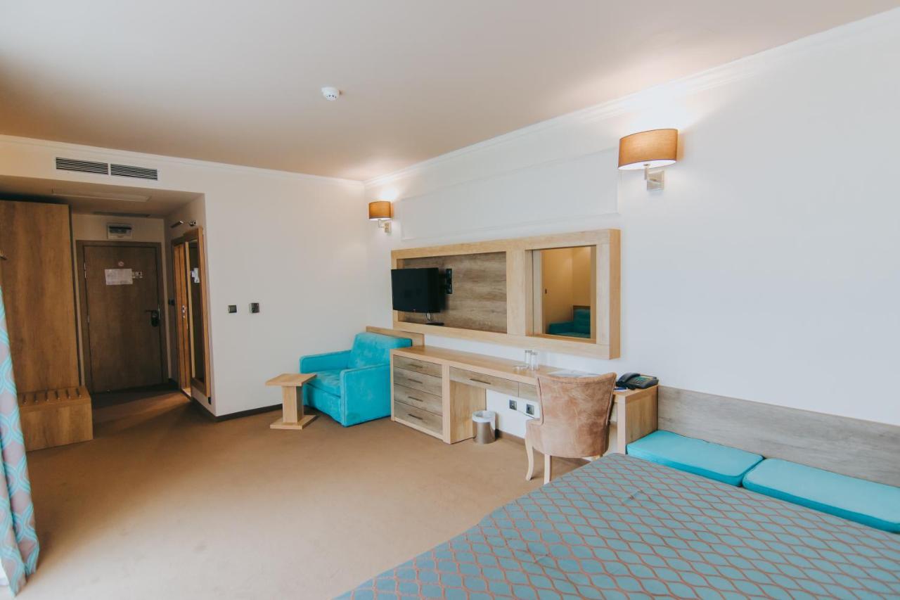 Superior Twin Room Balcony Street View