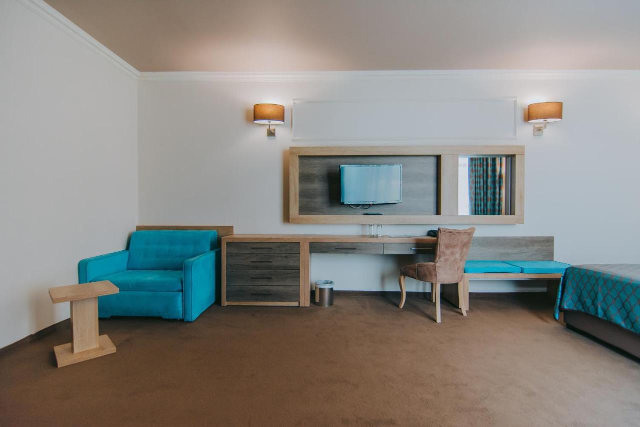 Superior Twin Room Balcony Street View