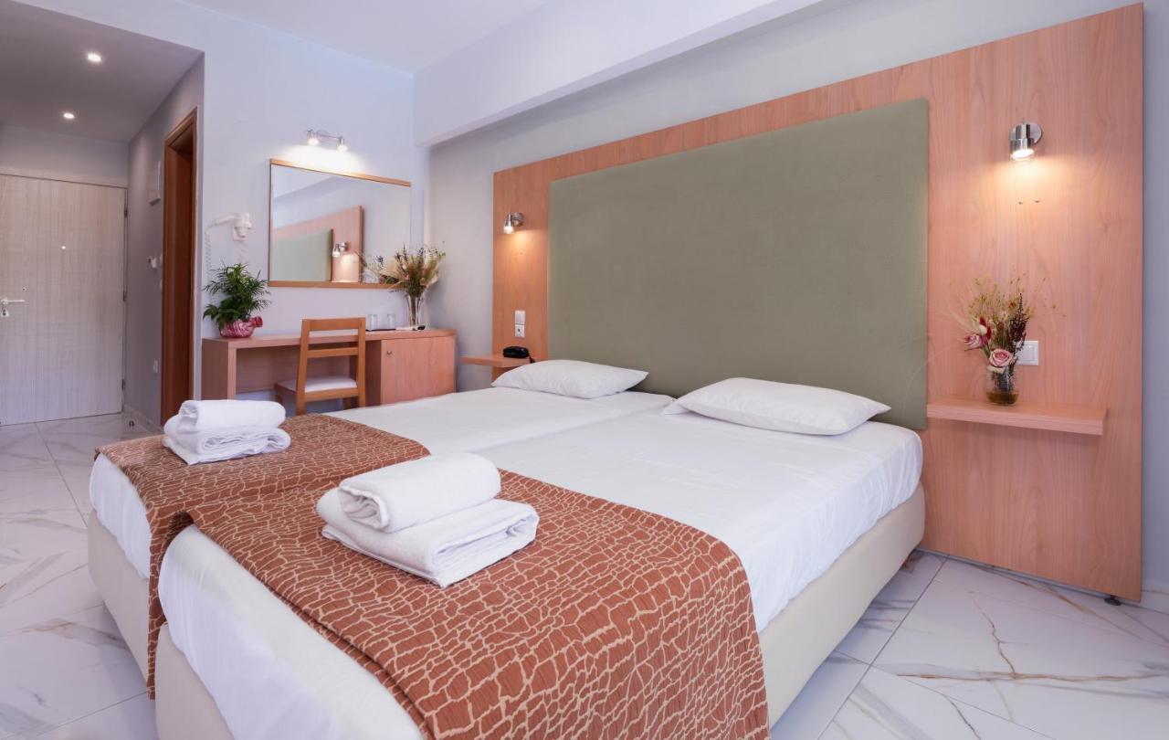 Double or Twin Room with Side Sea View