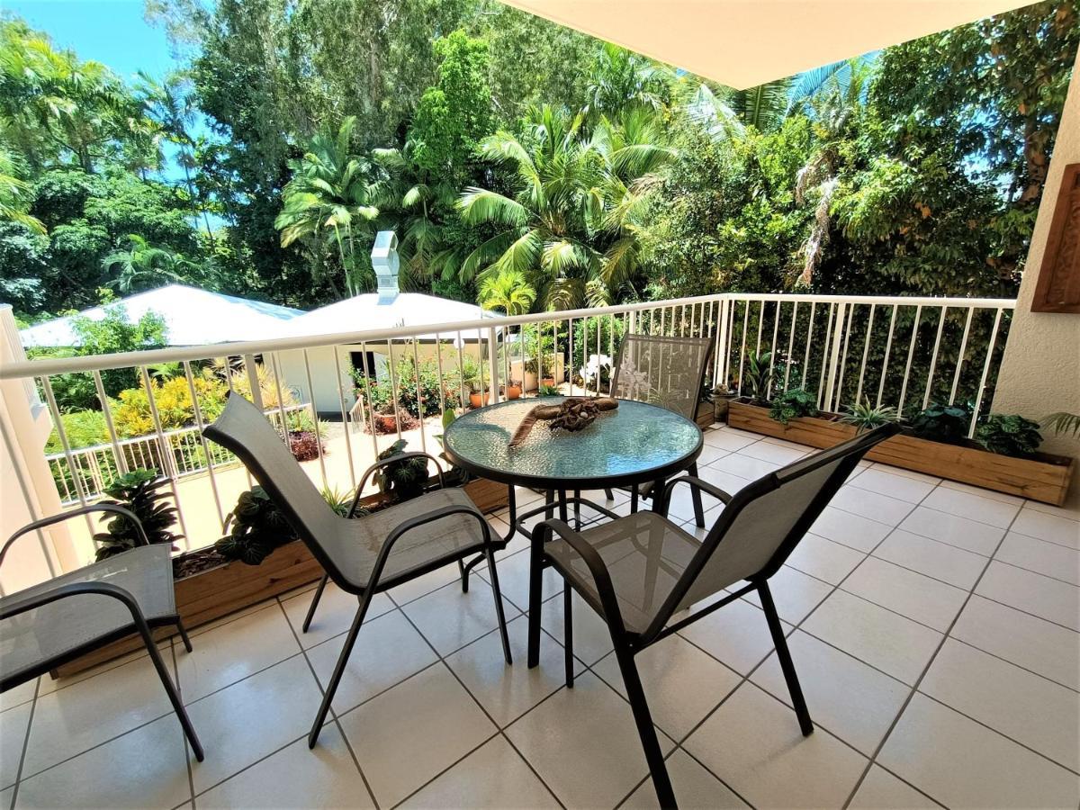 Apartment with Garden View