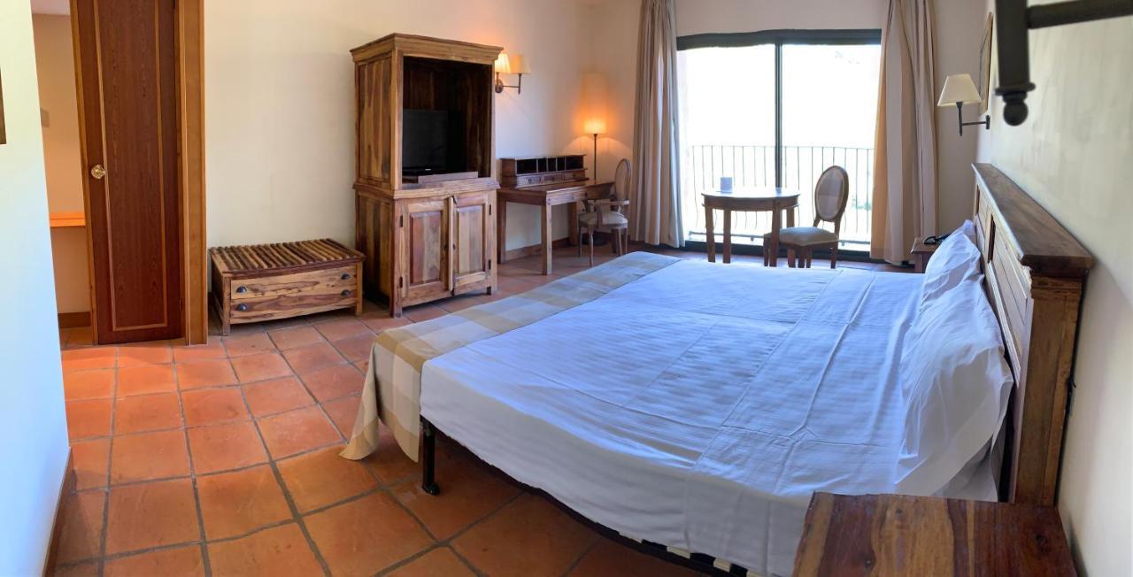Double or Twin Room,1138251157:JPEG