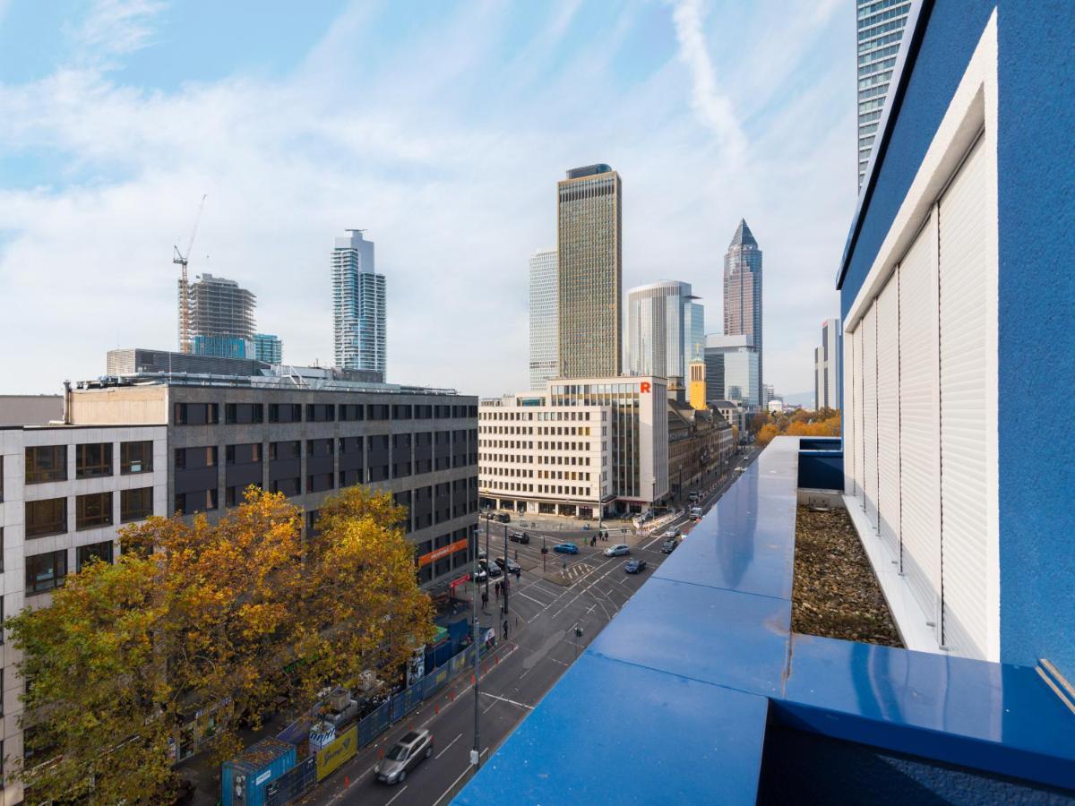 Großes Studio mit Küchenzeile und Balkon