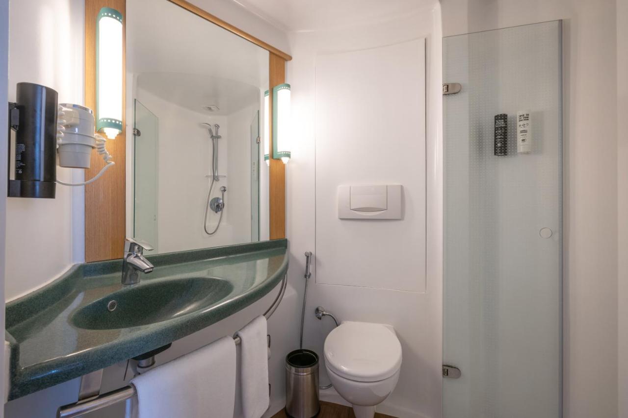 Superior Queen Room - Complimentary Airport Transfers