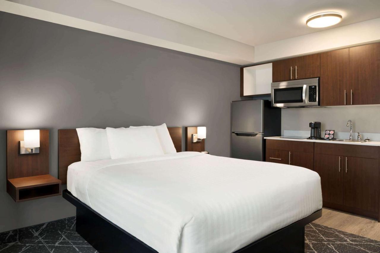 1 Queen Bed Room Efficiency Room Non Smoking,1168529956:JPEG