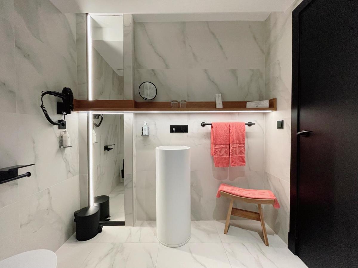 Standard Double Room,1285409836:JPEG