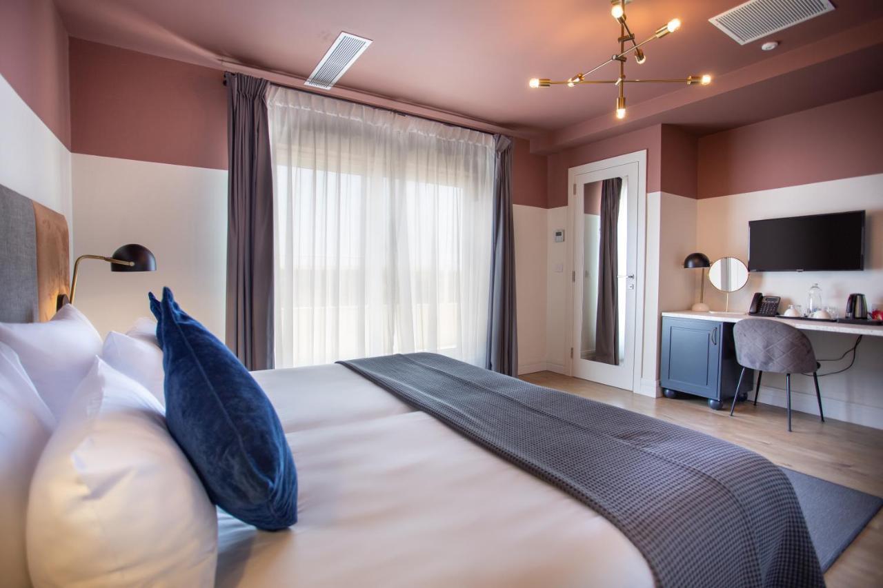 Deluxe Twin Room with Roof top Terrace