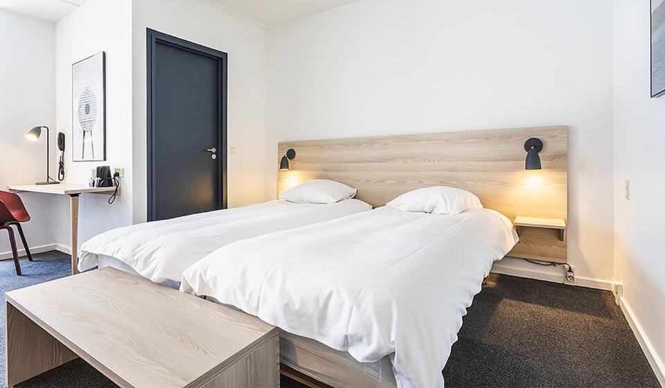 Doppel- oder Zweibettzimmer