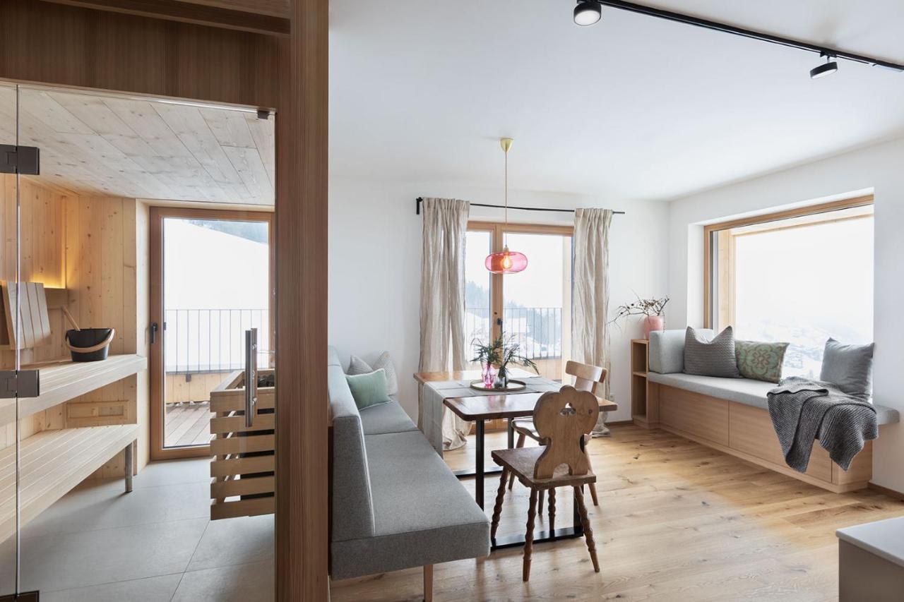 Apartment mit Balkon