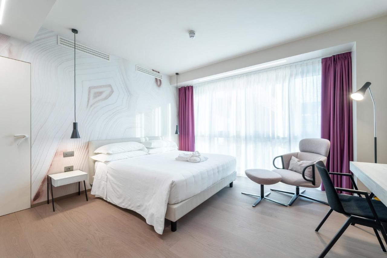Standard Double or Twin Room,1180428214:JPEG