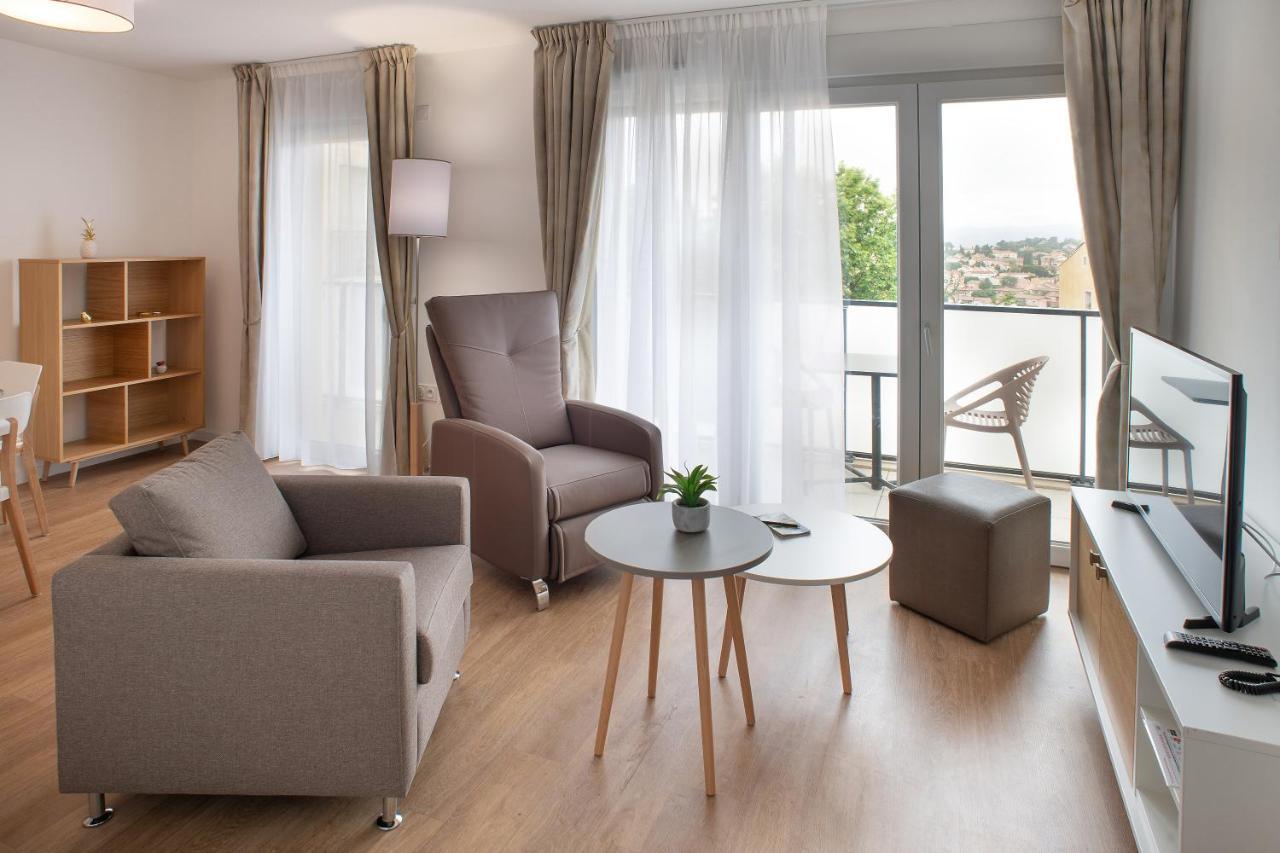 Two-Bedroom Apartment,1181306695:JPEG