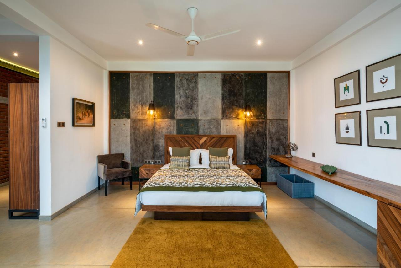 Deluxe King Suite