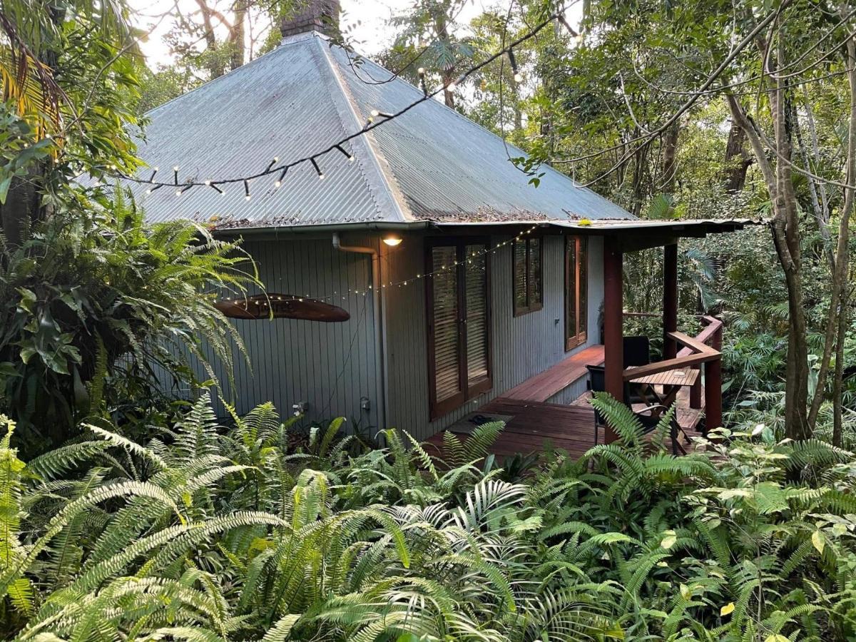 Fig Tree Cottage with Private Outdoor Hot Tub