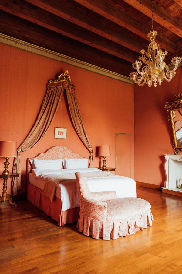 Deluxe Double Room with Shower