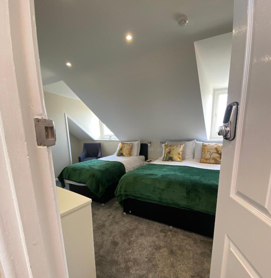 Triple Room Private Bathroom