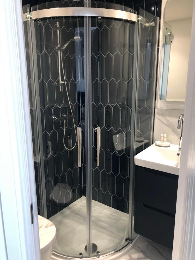 Superior Super King or Twin Suite with Sea View