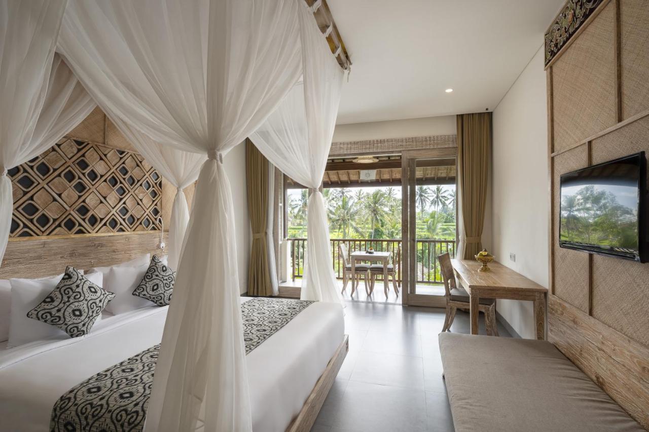 Suite with Pool View and  Daily Afternoon Tea