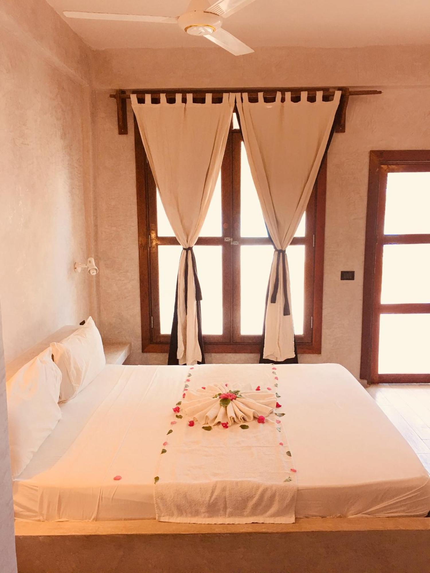 Standard Triple Room with Sea View