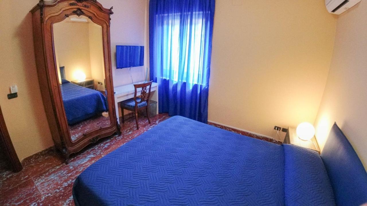 Deluxe Family Room,1199629942:JPEG