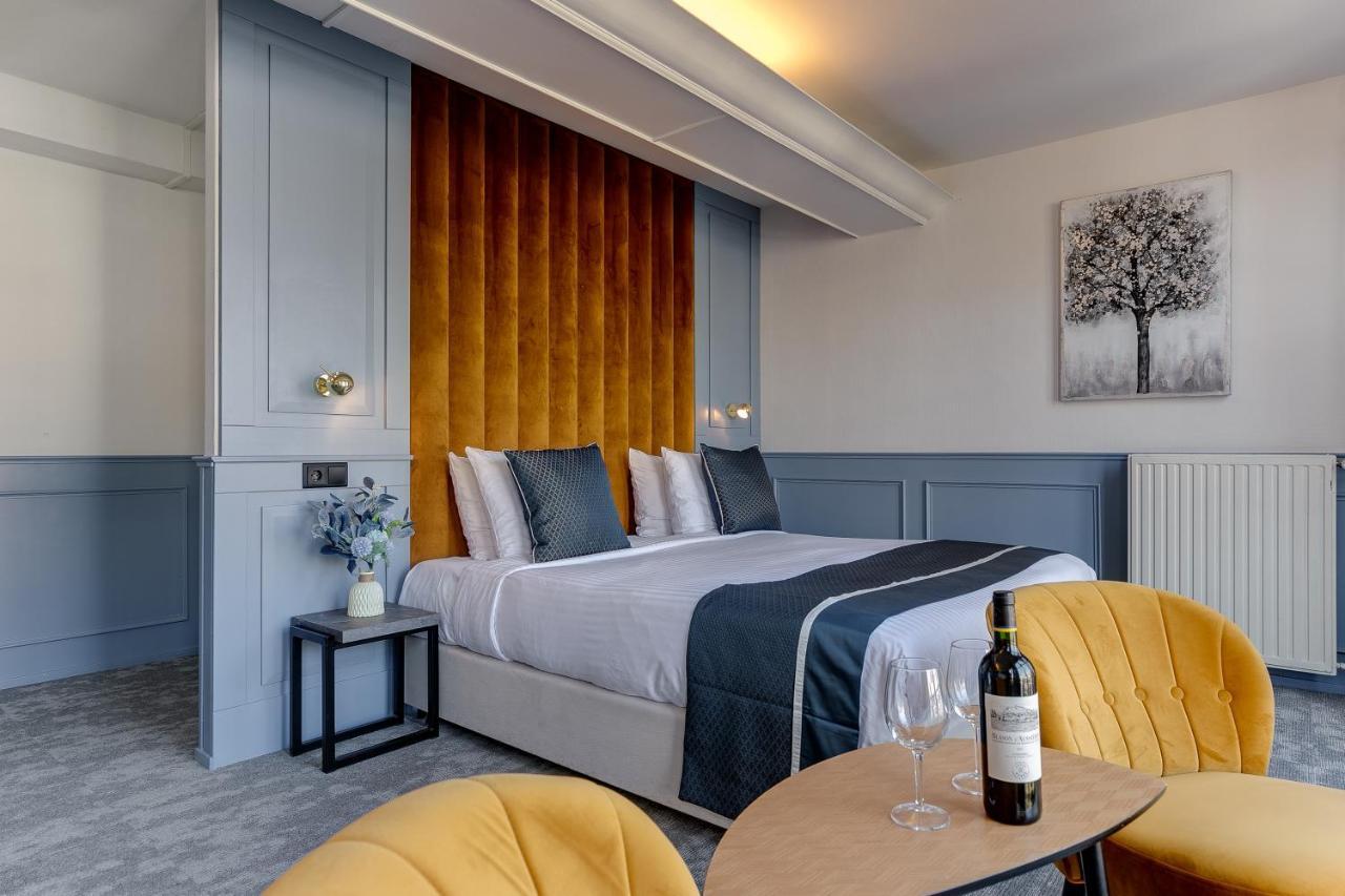 Double or Twin Room Canal View