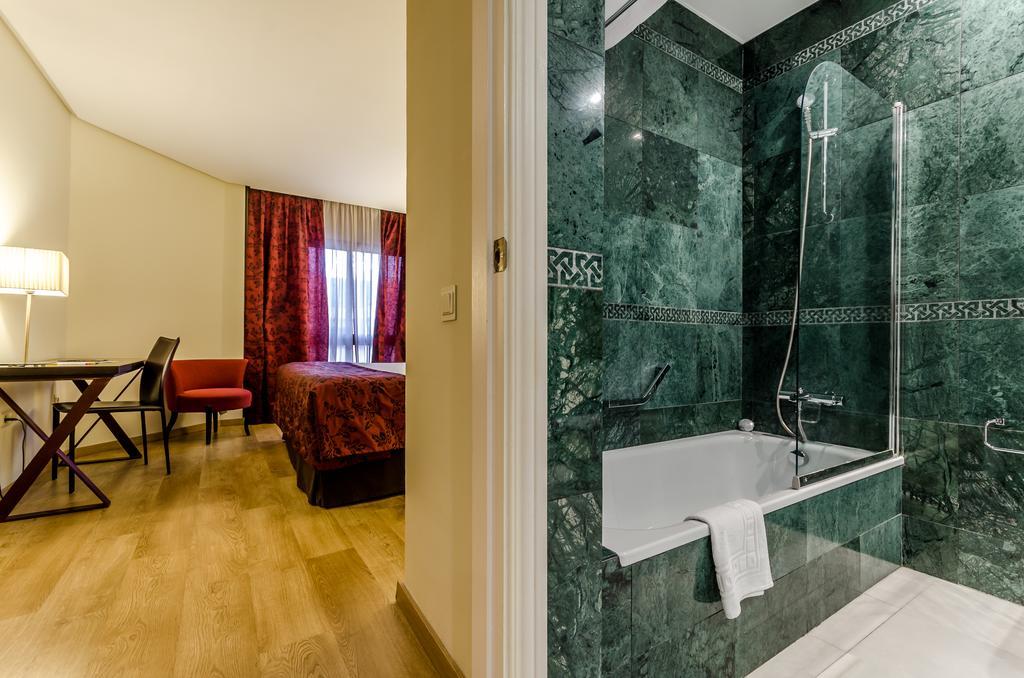 Chambre Double ou Lits Jumeaux avec Lit d'Appoint