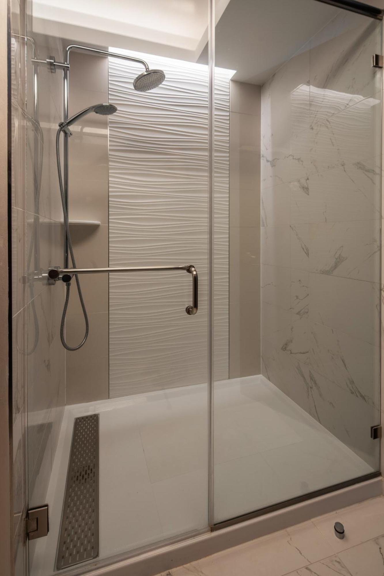 Luxury King Room