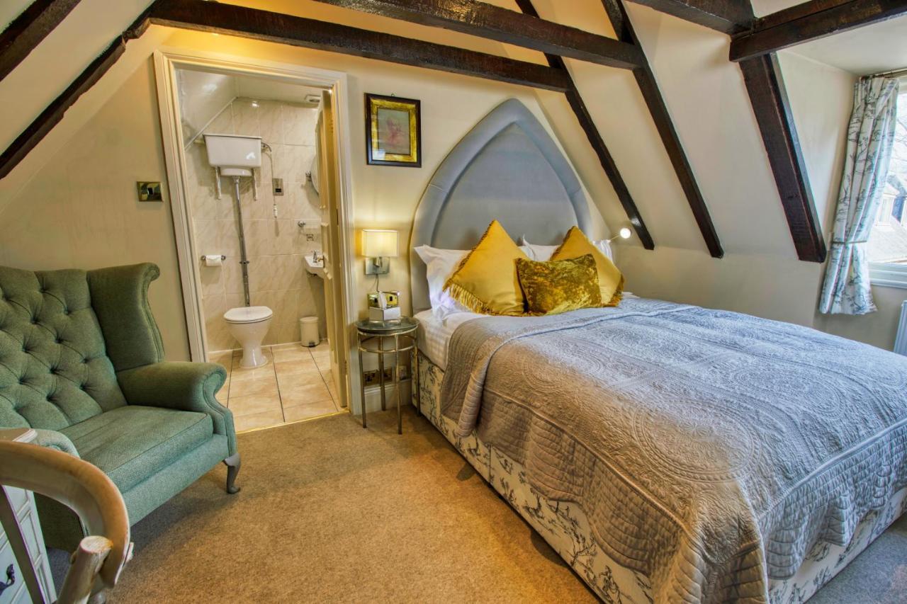 Courtyard Classic Room
