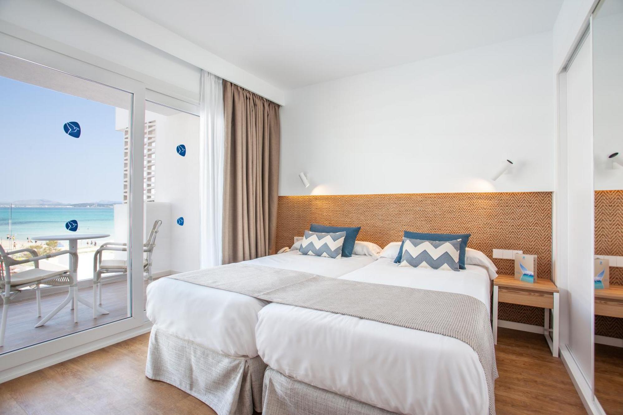Apartamento de 1 dormitorio con vistas laterales al mar (2 adultos + 2 niños)