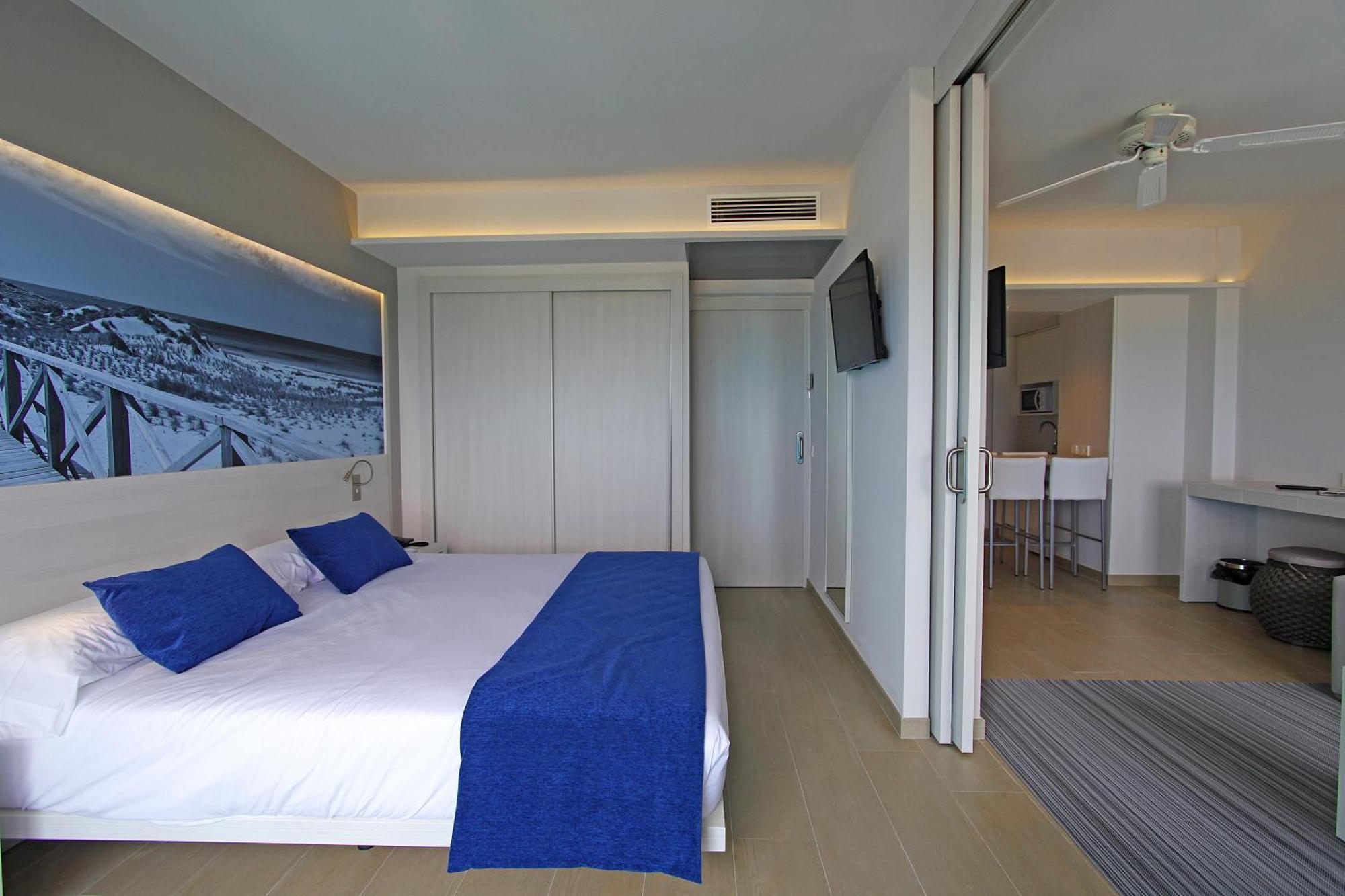 One-Bedroom Apartment,1207454362:JPEG